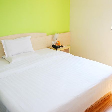 7Days Inn Shantou Coach Terminal Huang He Road Exterior photo