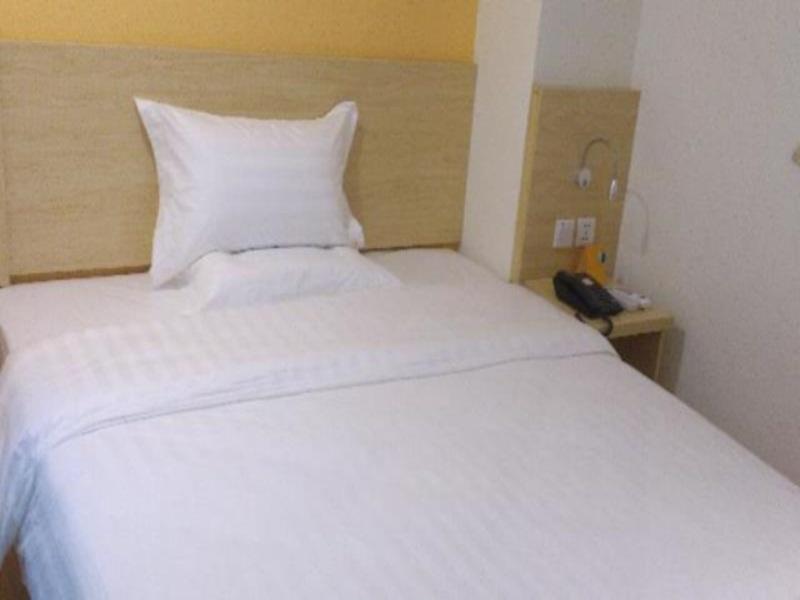 7Days Inn Shantou Coach Terminal Huang He Road Exterior photo