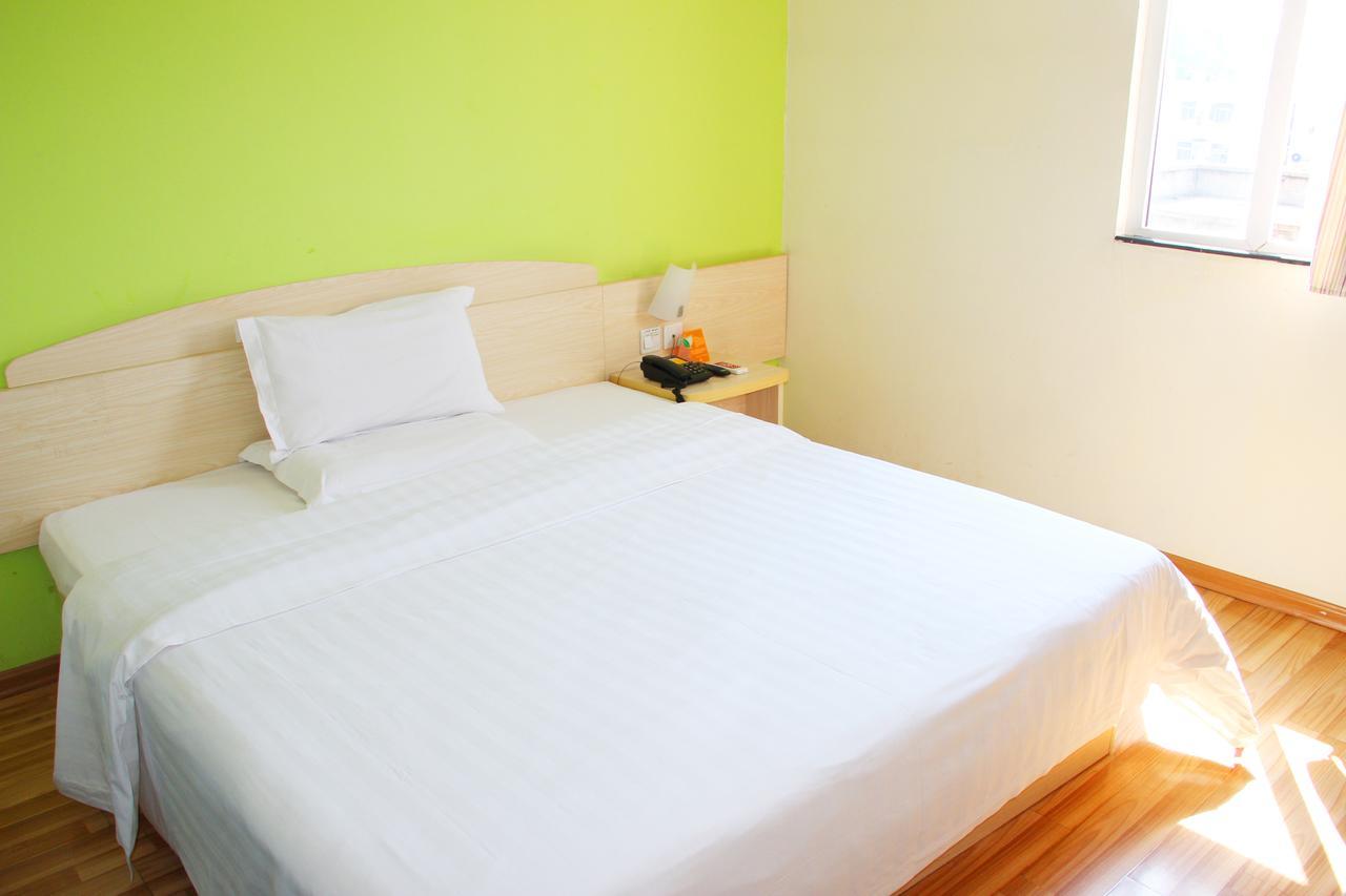 7Days Inn Shantou Coach Terminal Huang He Road Exterior photo